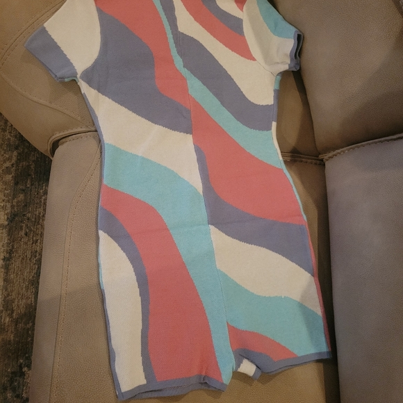 Multi Color romper - Picture 3 of 4